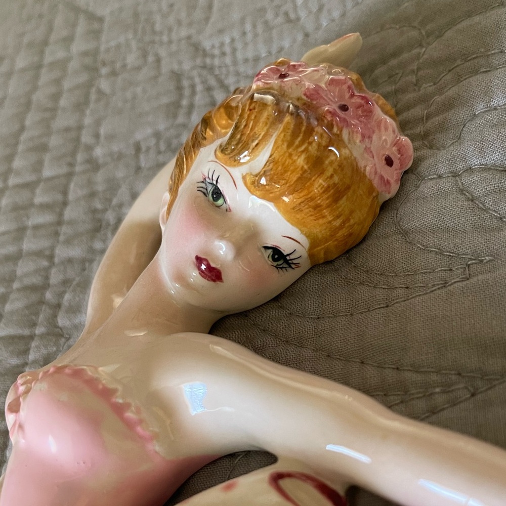 Vintage Pair of Lefton Ceramic Wall Hanging Ballerinas - Picture 7 of 9